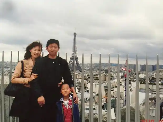 海外画家曹俊下