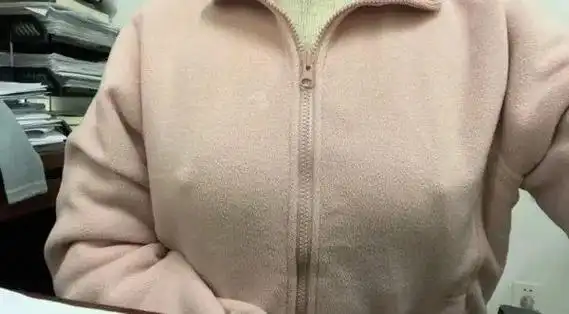 "22岁这发育正常吗?"妹子发图求助…我却被网友神评活活笑死!