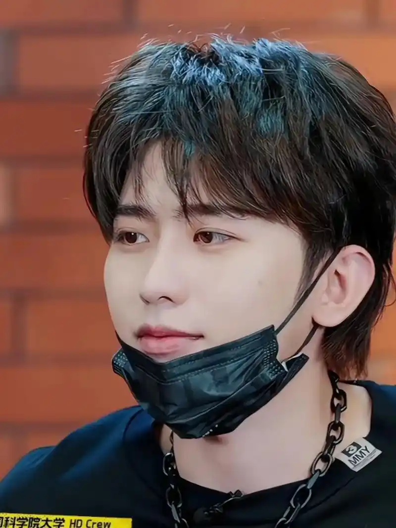 可爱爆炸99啊啊啊.亲亲小猪000000 #蔡徐坤  #沸腾 - 抖音