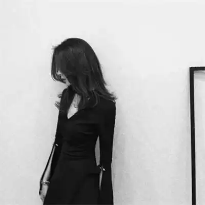 黑白女生头像高冷霸气性感性感妩媚黑色系女头图片
