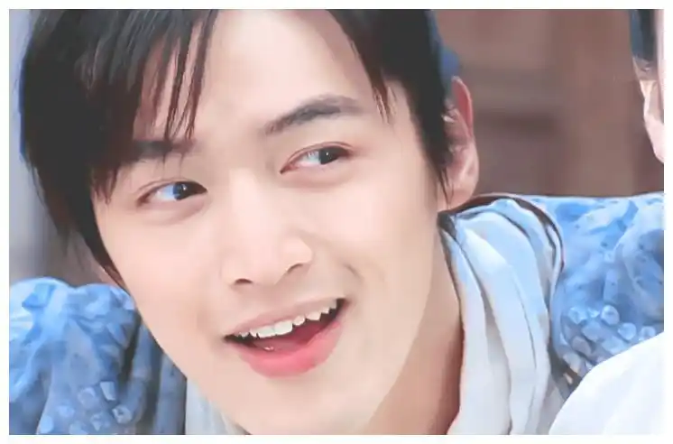 好好看看胡歌当年的颜值,这能不红?