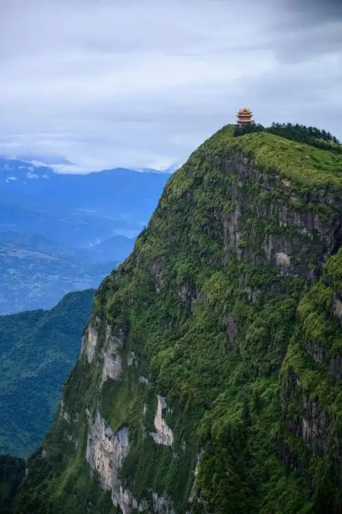 泼猴最爱的峨眉山,为何如此神秘