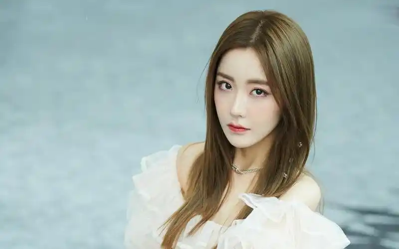 王艺瑾纱裙壁纸69