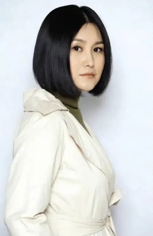 演员王茜嫁大23岁导演徐庆东丈夫病逝8年她的坚持让人泪目