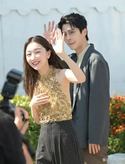 周冬雨刘昊然甜蜜举动,恋爱周冬雨女人味十足,俩人恋情却遭反对