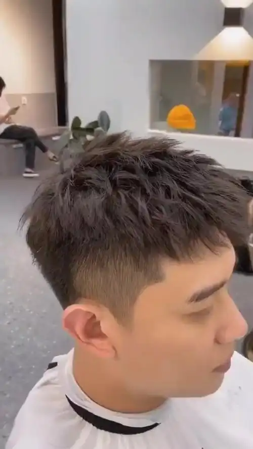 2021最火男士发型 摩根烫 钢夹烫-度小视