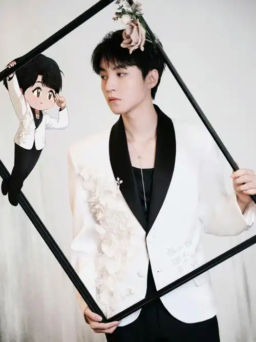 当小凯遇上小小凯系列##王俊凯白西装王子##王俊凯特别定制西装