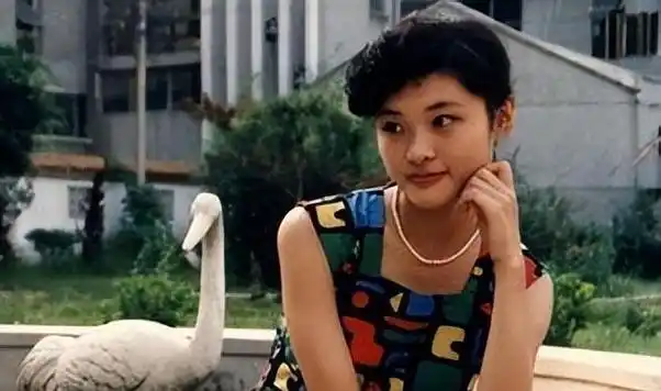 主持人周涛:离婚后再婚富豪,选择离开,现在咋样了