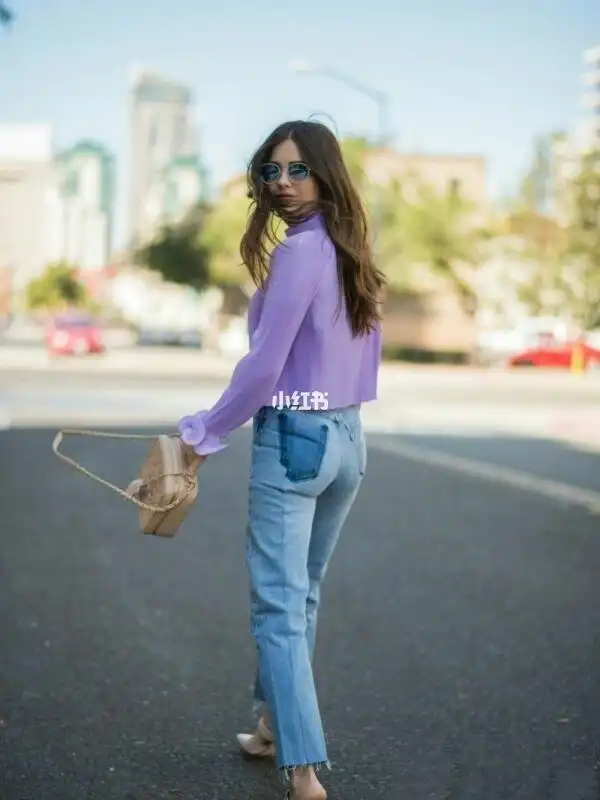 温柔的淡紫色搭配清爽的淡蓝色,不会太过甜美也不会太多休闲,完全是