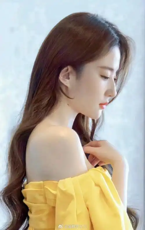 任何时候都会被刘亦菲的侧颜惊艳到!