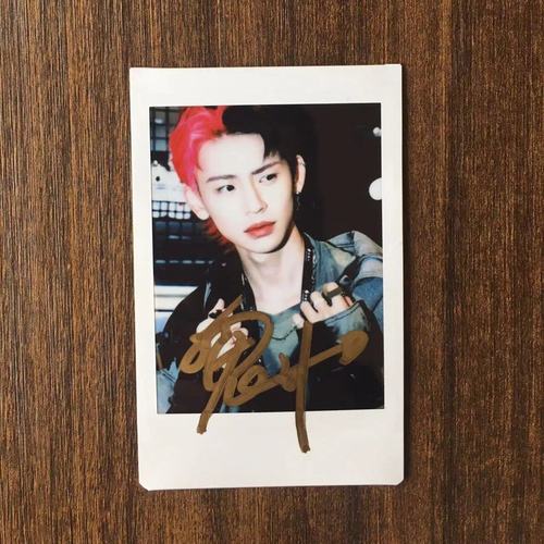 小鬼王琳凯亲笔签名拍立得亲签保真粉丝应援周边产品收藏无印刷