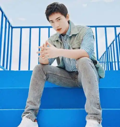 如何吸引杨洋的注意力?