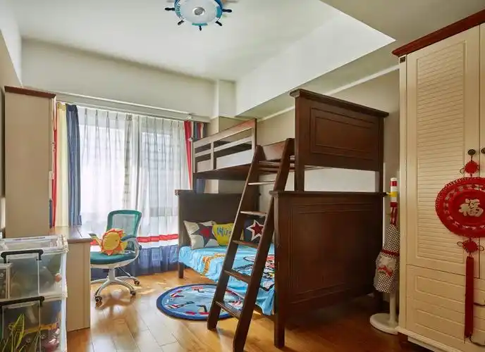 7平米小次卧姐弟错位式上下双层床造型效果图