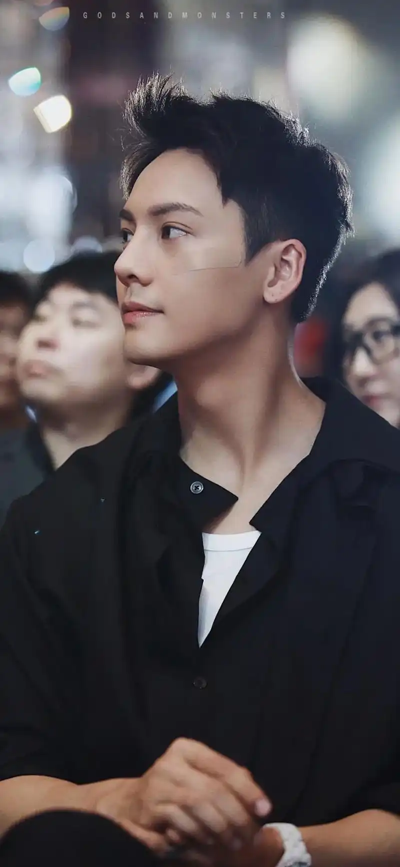 陈伟霆 #壁纸 #痞帅 好奇怪,人为什么总是莫名其妙的难过 - 抖音