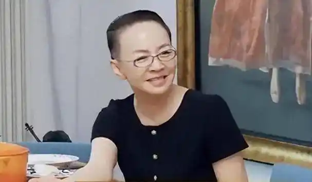 搞定婆婆宋丹丹,嫁小7岁的巴图,38岁生二胎,这个女人不一般_王博古_大