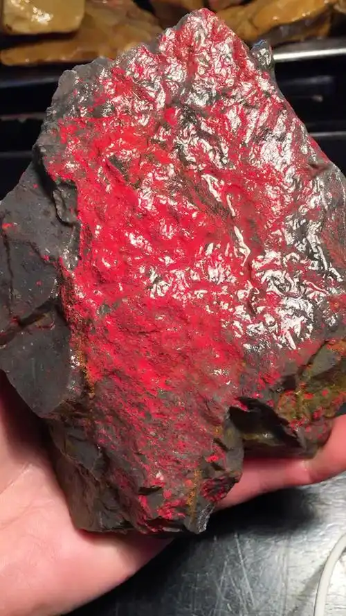 昌化鸡血石原石