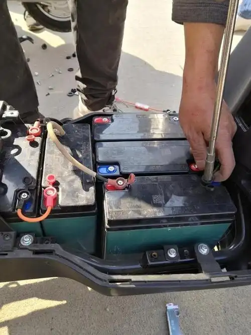 电动车电瓶修复的正确步骤包括