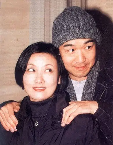 张国立前妻罗秀春个人个人资料及近况和     看看张默生母资料_明星