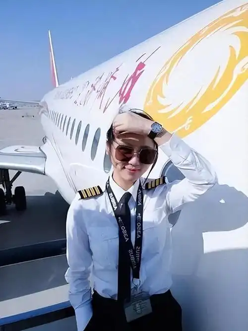 纪实第一年轻女机长17岁开飞机26岁当机长关键还是个中国人