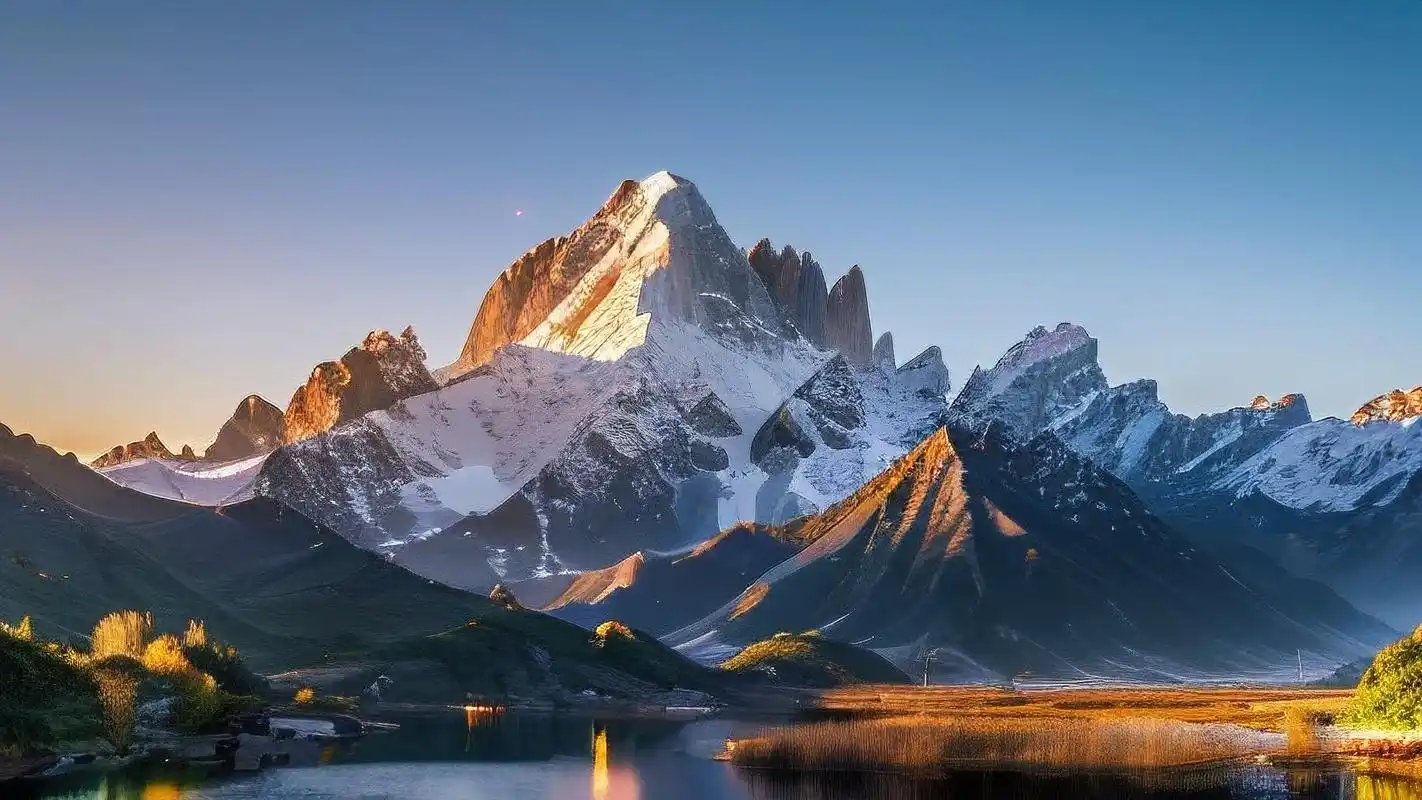 高山壁纸9015,仿佛置身峰巅 想要感受那站在雄伟山峰之巅的震撼吗