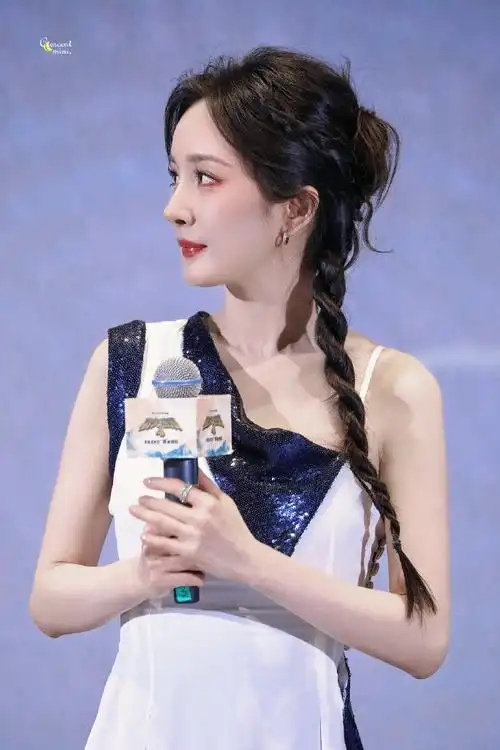 #功夫熊猫4中国首映礼##杨幂全球高定首穿##黄渤杨幂同框##杨幂配音的