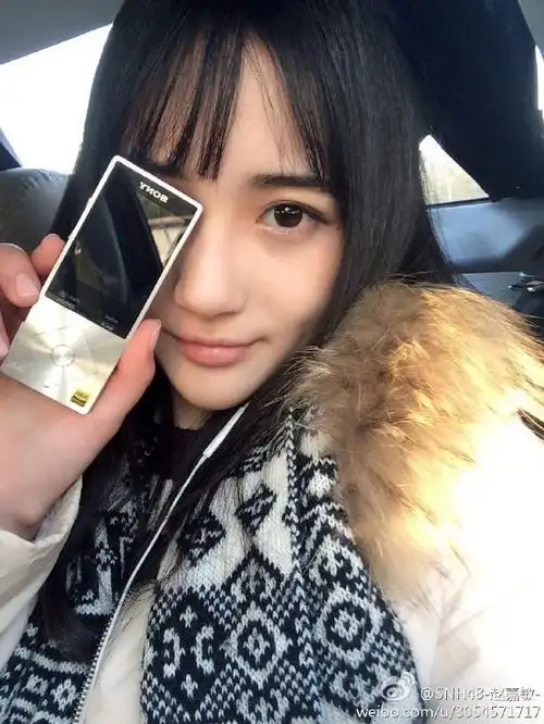 赵嘉敏以前也是产出过这样高水平的自拍的啊