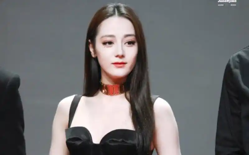 迪丽热巴采访现场直拍