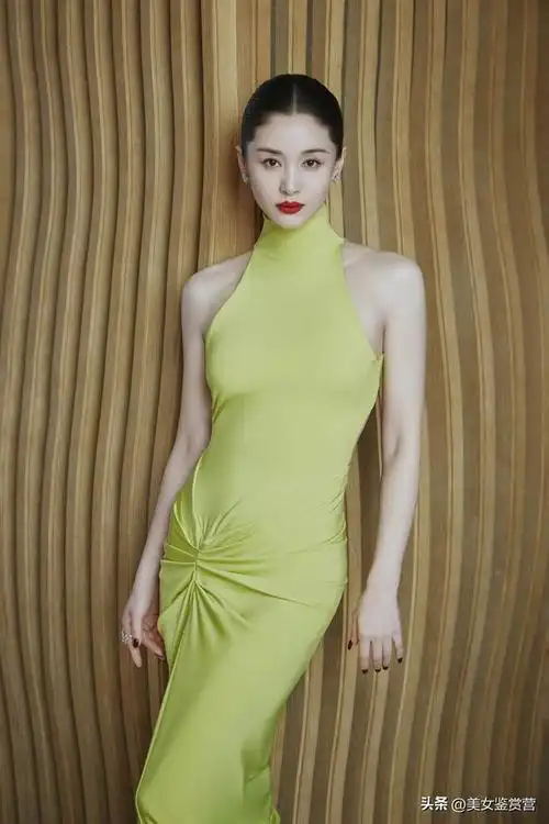 中国第一矮个子美女明星王子文迷人写真