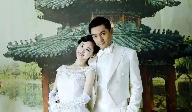 胡歌和4大女星的结婚照图2最般配最有夫妻相的是图4