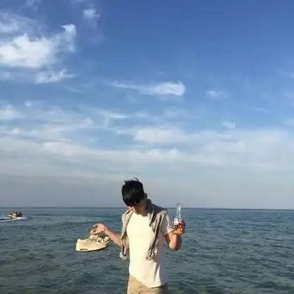 海边头像男生