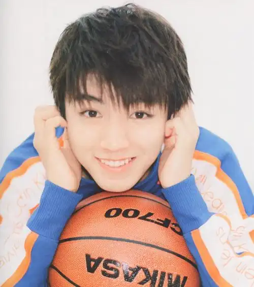 笑容|陆婷玉|王俊凯_新浪新闻