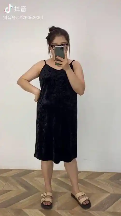 160斤穿起来也好显瘦大码搭配微胖女生我用民歌献祖国