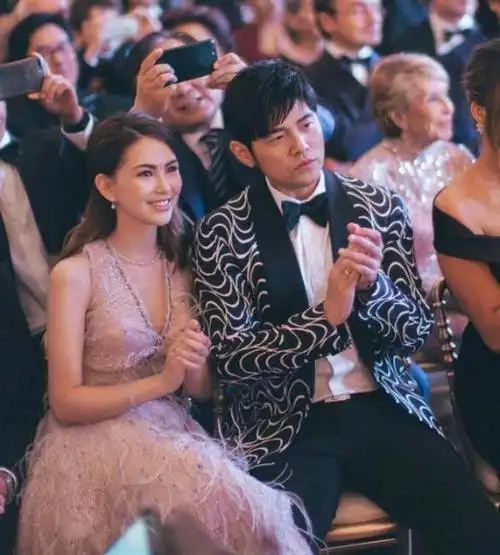 周杰伦郎朗情头离谱吗(周杰伦现身郎朗婚礼)(3)