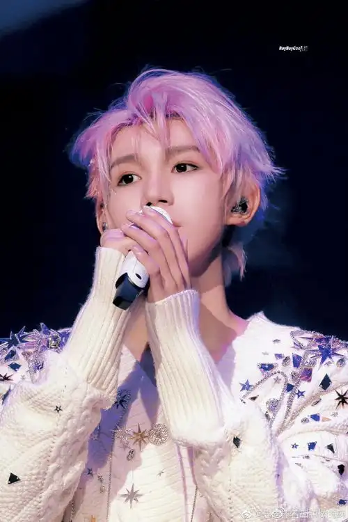 冲出内娱的美貌#绿发粉发王源 谁能比得过绝世美男5.