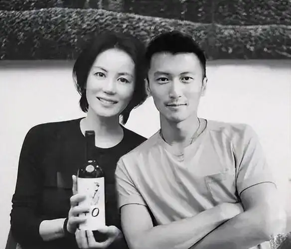 谢霆锋为何死心塌地爱王菲这么多年其实其实真相很俗套