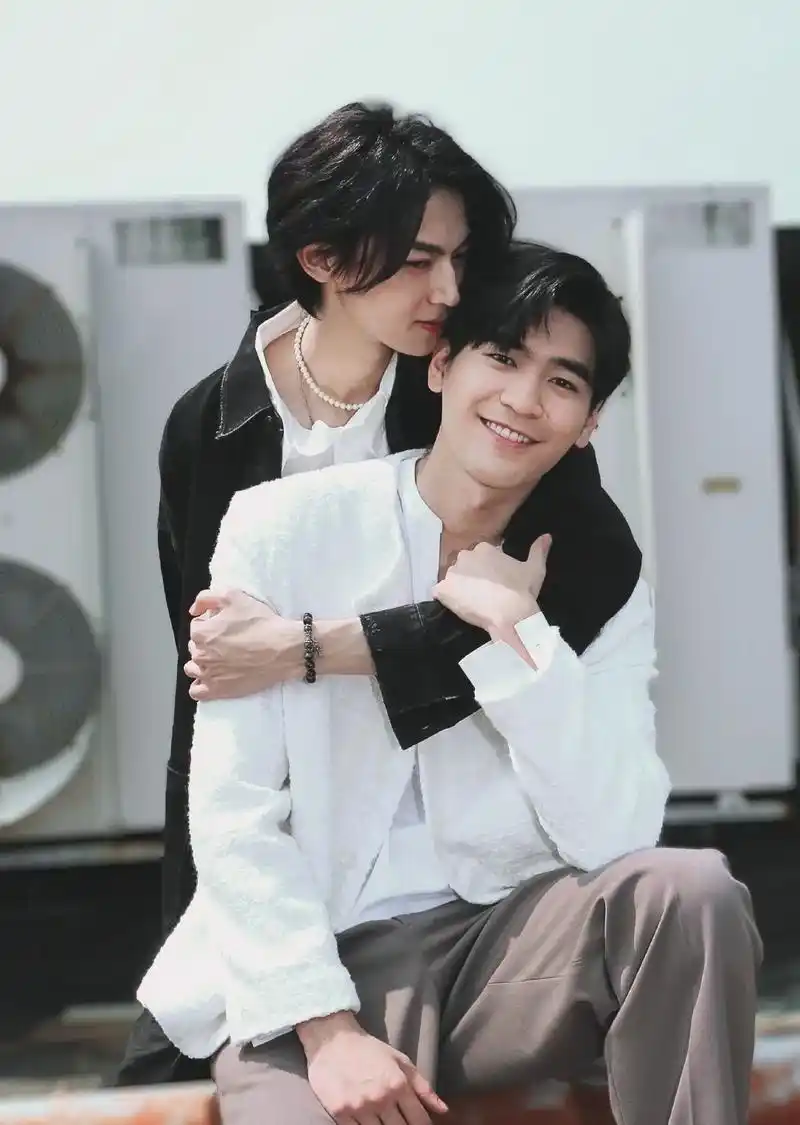 双男主 #近距离爱上你 #数到十就亲亲你 #甜心派 #朴炯 - 抖音