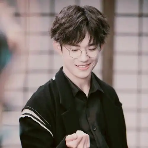 易烊千玺自调头像