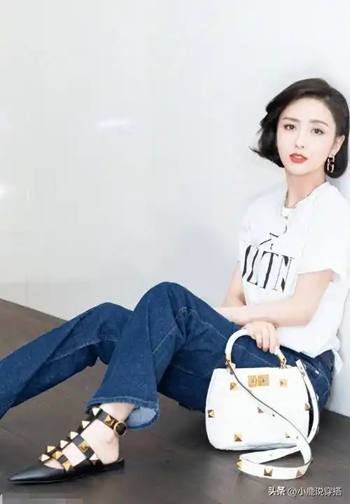 佟丽娅近照曝光,穿低胸裙秀身材,39岁别有韵味_女性_时尚_整体