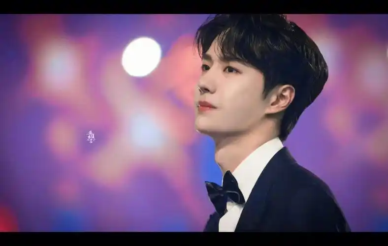 宝藏男孩王一博  #酷盖王一博  #王一博谢允  #王一博高清壁纸