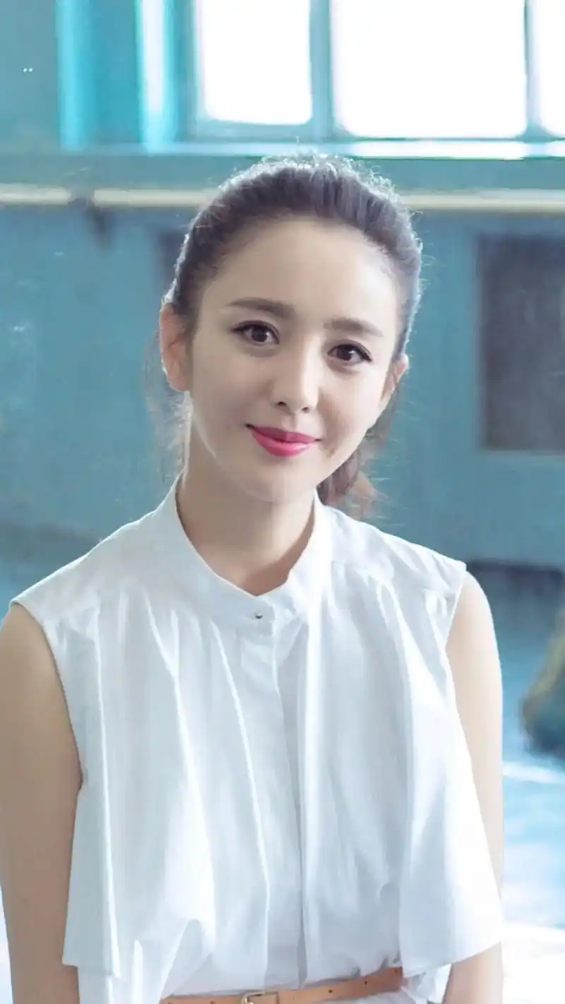 这样的佟丽娅 喜欢吗?#好看的小姐姐 #清纯女神 #高清壁纸 - 抖音