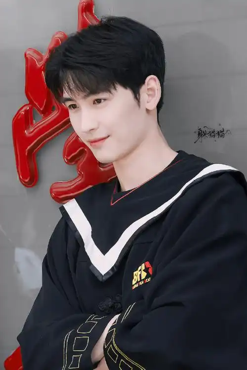 向全世界安利黄俊捷