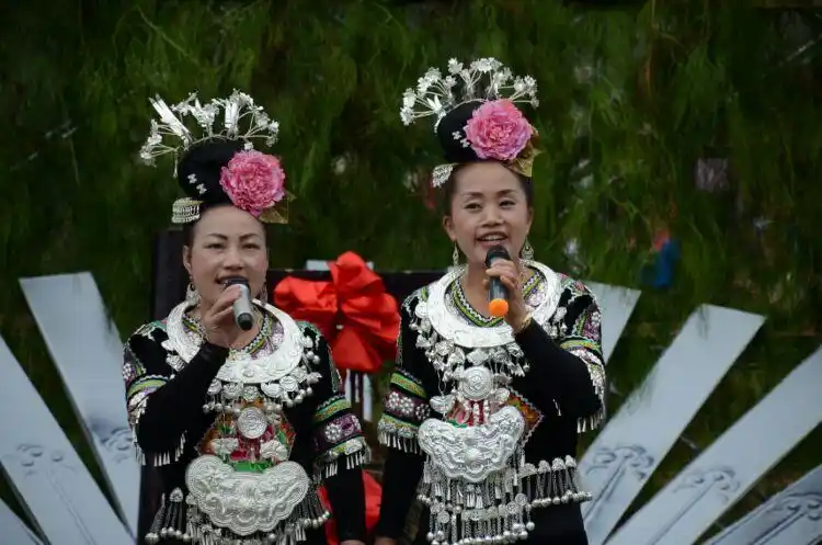 苗族爬坡节～情歌对唱