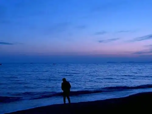 心情失落的时候可以这样发朋友圈,发泄一下情绪!