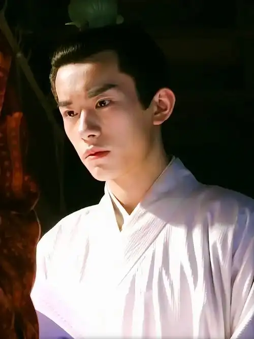 (易烊千玺)李必.