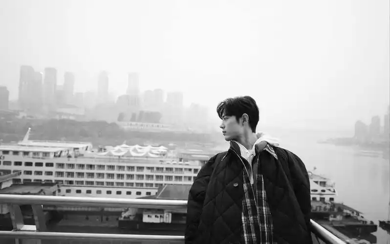 各位小飞侠有没有肖战的超清电脑壁纸? - 知乎