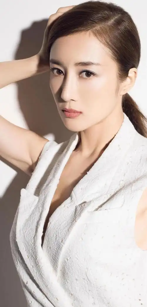 李依晓绝美照片