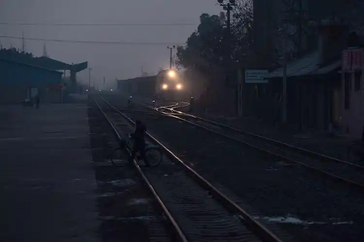 都说车站是离别与悲伤的地方, 但何尝又不是重逢与欢聚的站台!