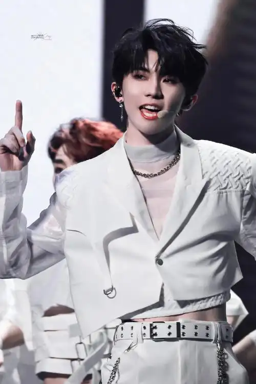 马嘉祺叁重楼暨出道四周年演唱会##马嘉祺 廿一幕启循光赴盛景