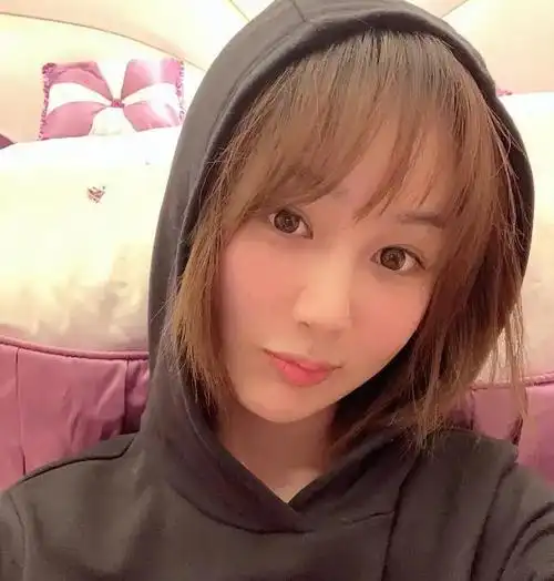 杨紫素颜出镜,太美了!不愧是女神!