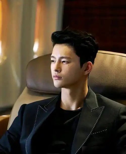 韩剧《灭亡》徐仁国剧中高冷,剧外反差萌,与朴宝英的互动很有趣